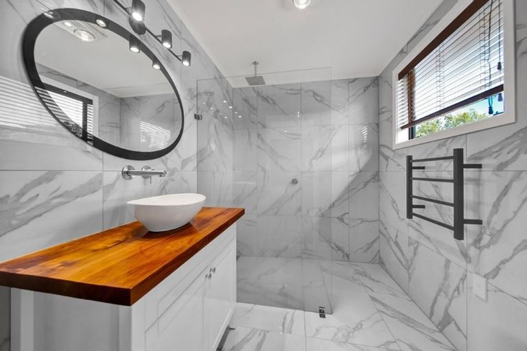 Photo of property in 14 Bromley Place, Westown, New Plymouth, 4310