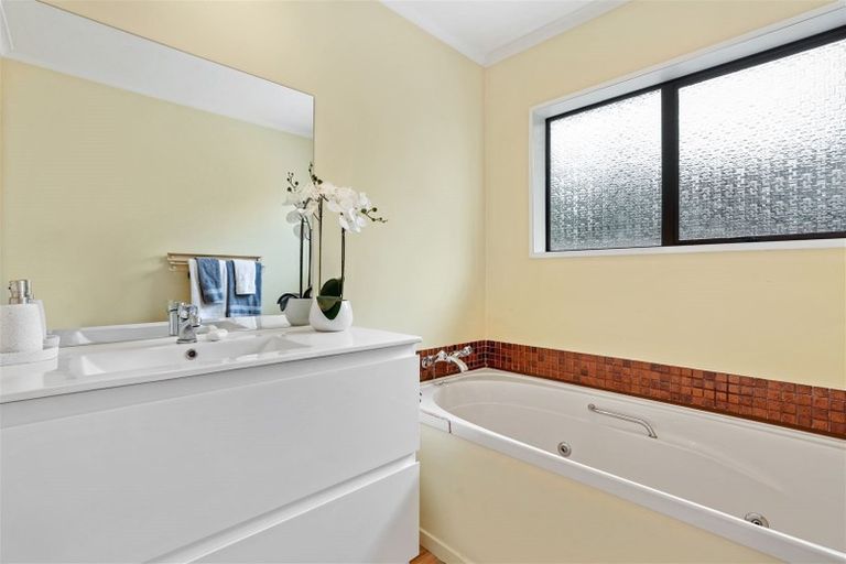 Photo of property in 83 Waratah Street, Avondale, Christchurch, 8061