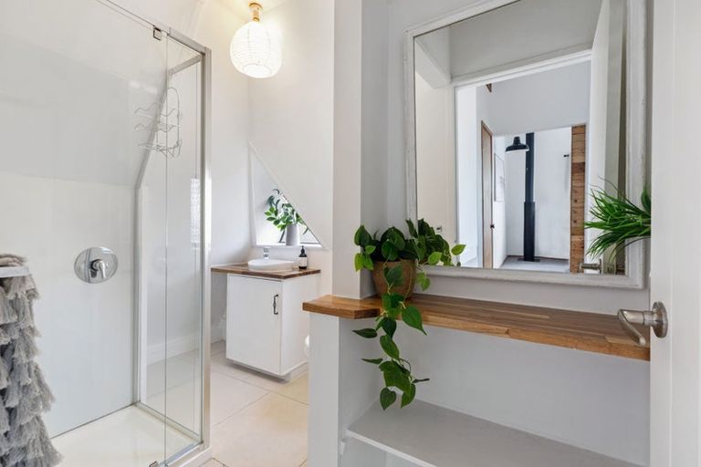 Photo of property in 42 Victory Street, Welcome Bay, Tauranga, 3112