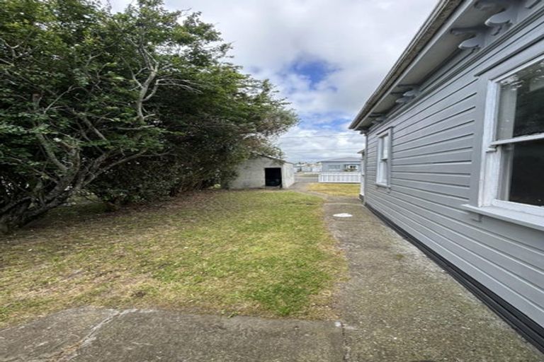 Photo of property in 28 Seddon Street, Levin, 5510