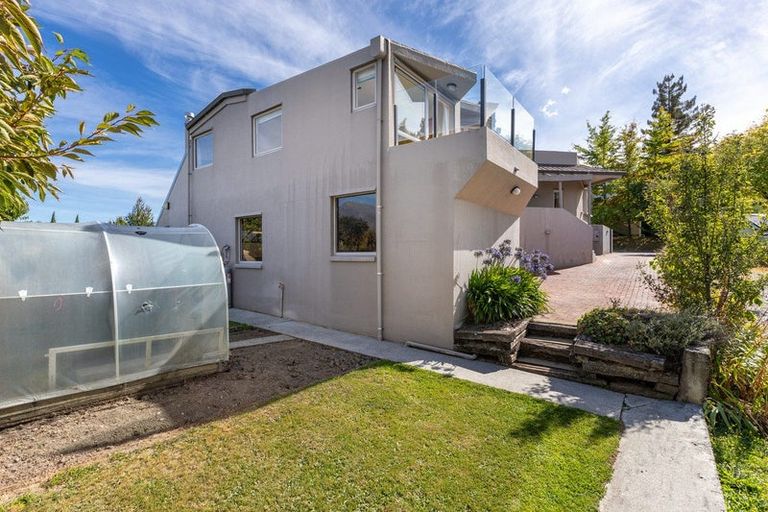 Photo of property in 12 Ritchie Street, Arrowtown, 9302