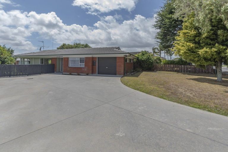 Photo of property in 17 Barnhill Crescent, Pahurehure, Papakura, 2113