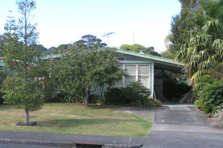 Photo of property in 1/27 Seine Road, Forrest Hill, Auckland, 0620