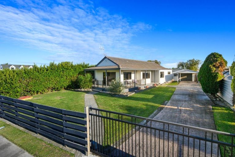 Photo of property in 6 Willowstream Grove, Cloverlea, Palmerston North, 4412