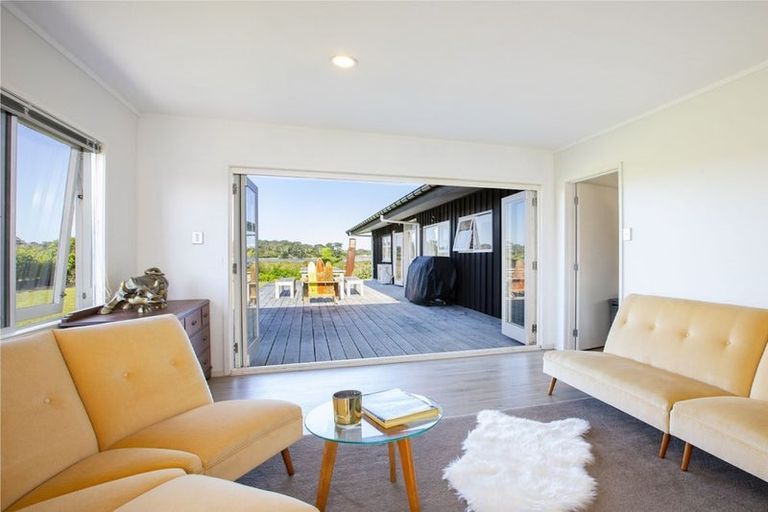 Photo of property in 70 Molesworth Drive, Mangawhai, 0505