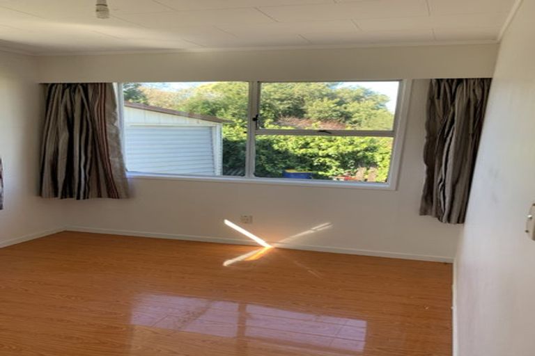 Photo of property in 17 Salamanca Road, Sunnynook, Auckland, 0620