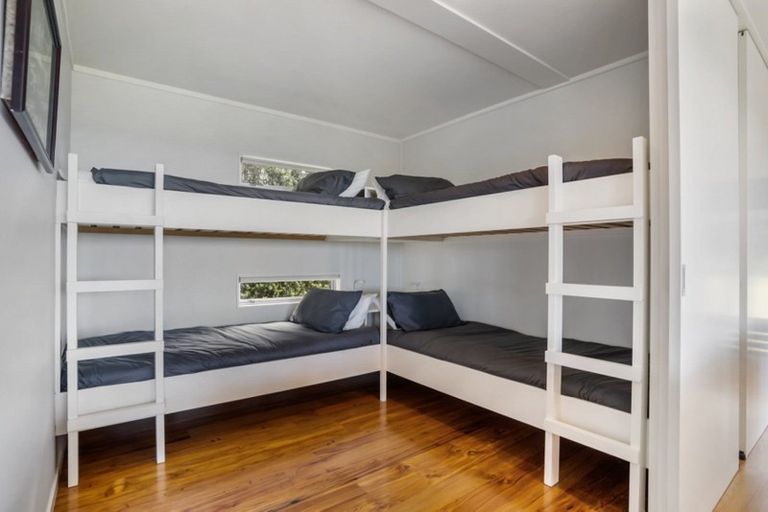 Photo of property in 12 Tuna Place, Whiritoa, Whangamata, 3691