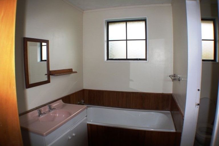 Photo of property in 2/92-94 Copeland Street, Epuni, Lower Hutt, 5011