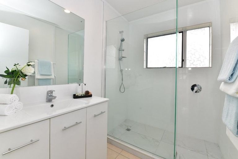 Photo of property in 1/37 Stredwick Drive, Torbay, Auckland, 0630