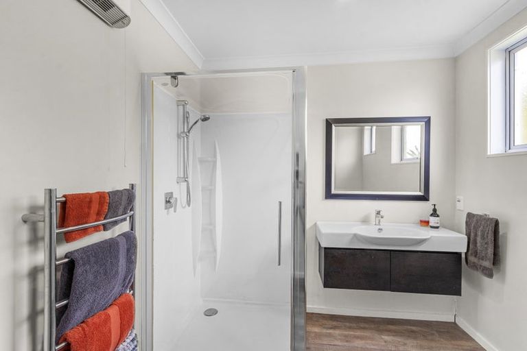 Photo of property in 1/310 Memorial Avenue, Burnside, Christchurch, 8053