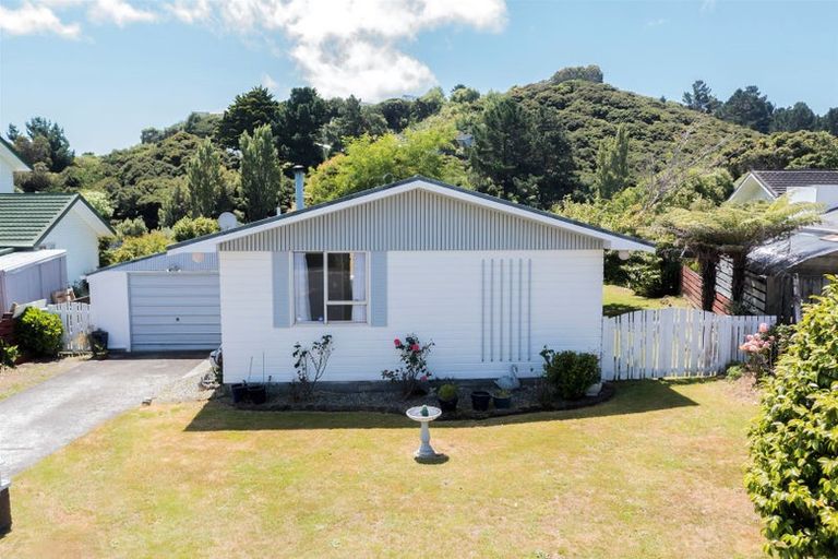 Photo of property in 45 Hicks Close, Whitby, Porirua, 5024