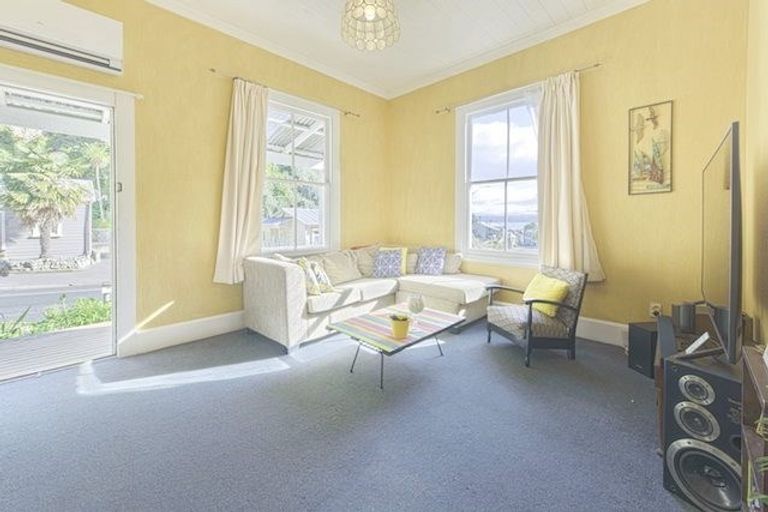 Photo of property in 165 Shakespeare Road, Bluff Hill, Napier, 4110