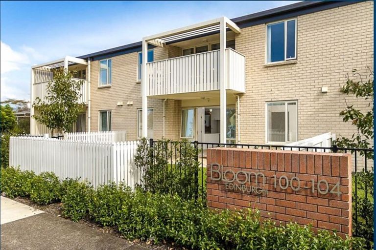 Photo of property in 2/100 Edinburgh Street, Pukekohe, 2120