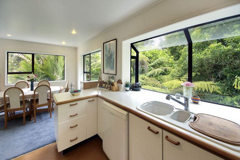 Photo of property in 317 Huia Road, Titirangi, Auckland, 0604
