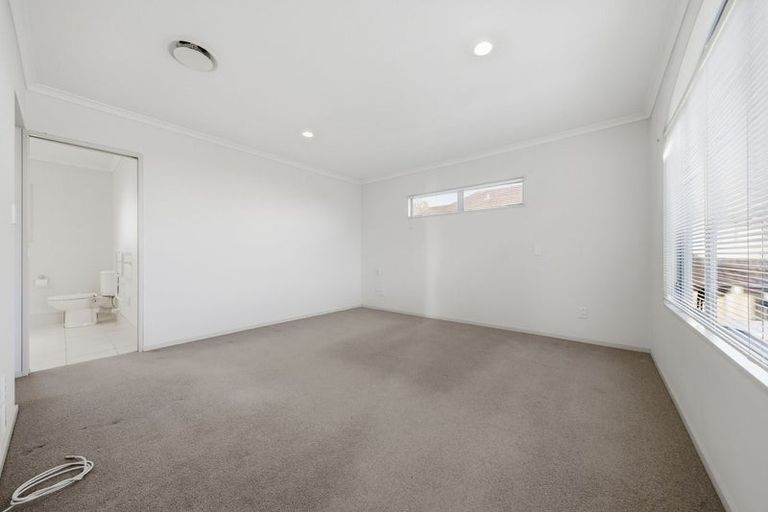 Photo of property in 57a Redoubt Road, Goodwood Heights, Auckland, 2105