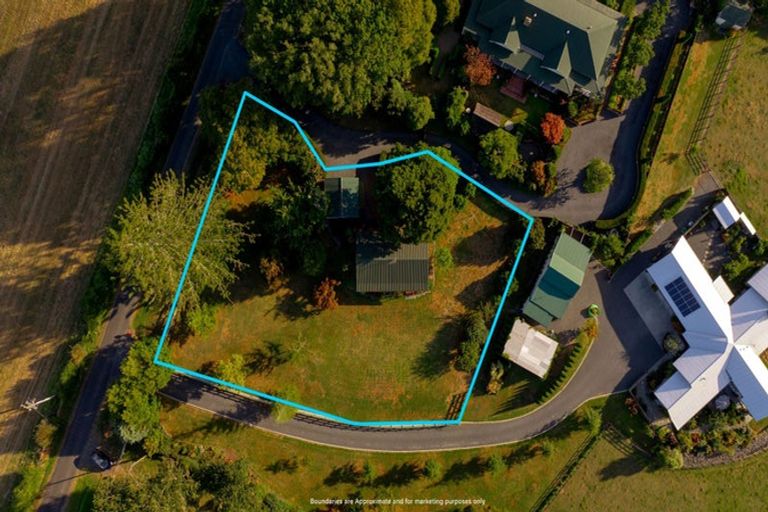 Photo of property in 27 Lee Road, Burbush, Hamilton, 3289