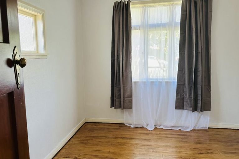 Photo of property in 38b Leighton Avenue, Waiwhetu, Lower Hutt, 5010