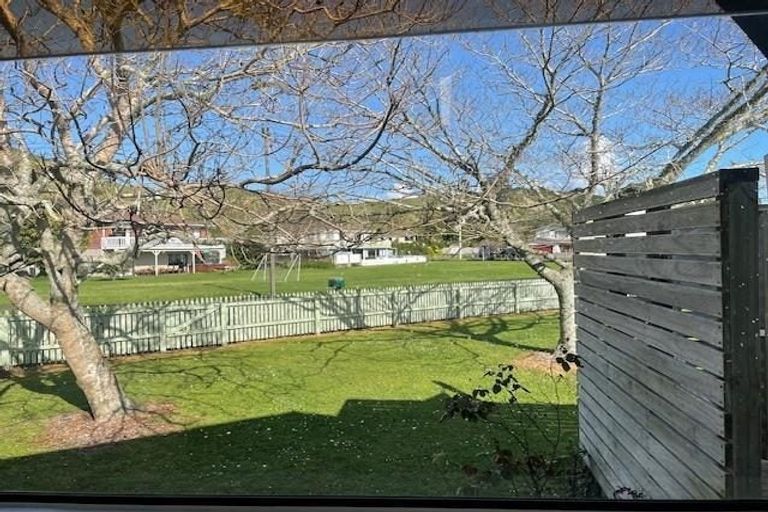 Photo of property in 6 Karawa Place, Kawakawa Bay, Papakura, 2585