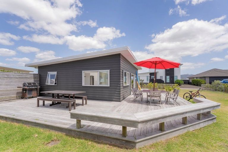 Photo of property in 107 Taupata Way, Matarangi, Whitianga, 3592