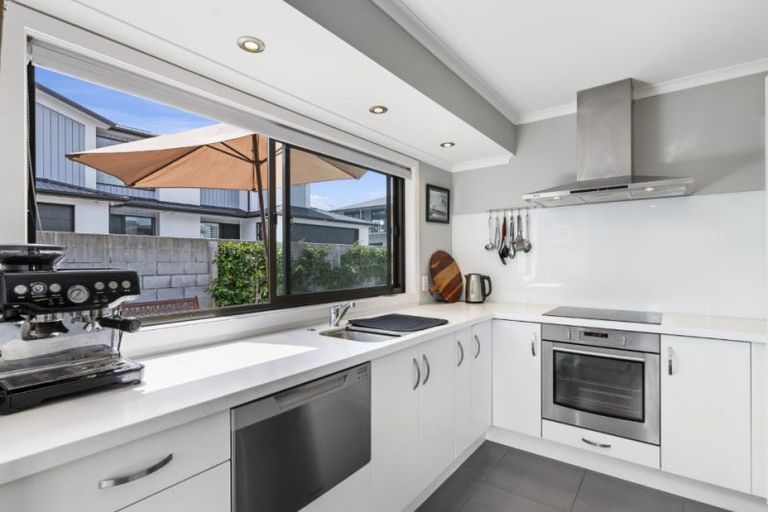 Photo of property in 2 Finlowe Way, Otumoetai, Tauranga, 3110