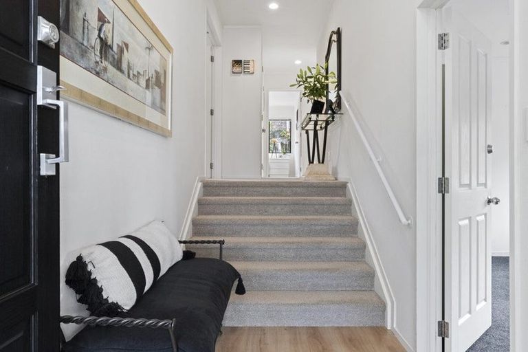 Photo of property in 3/34 Parkhill Road, Mellons Bay, Auckland, 2014