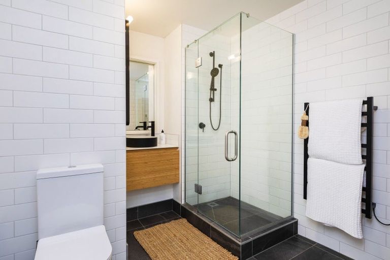 Photo of property in 2/18 Carlton Mill Road, Merivale, Christchurch, 8014