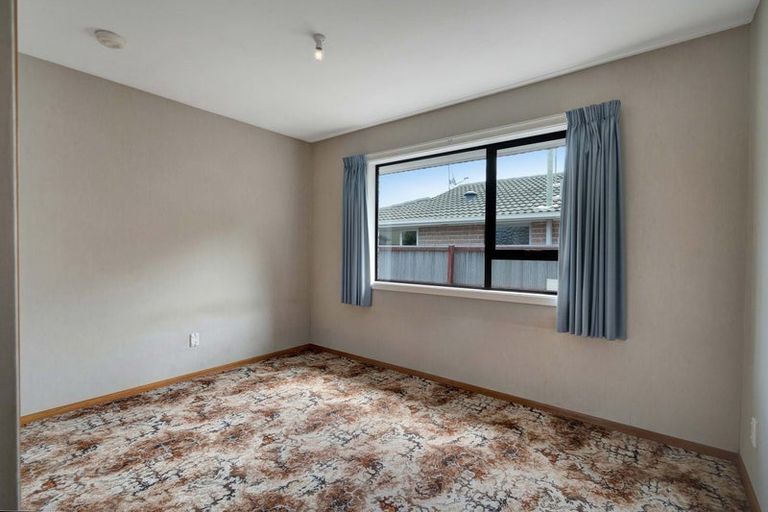 Photo of property in 92 Wingate Street, Redwood, Christchurch, 8051