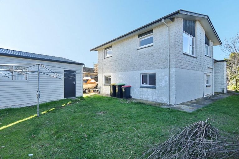 Photo of property in 7 Coates Place, Rangiora, 7400