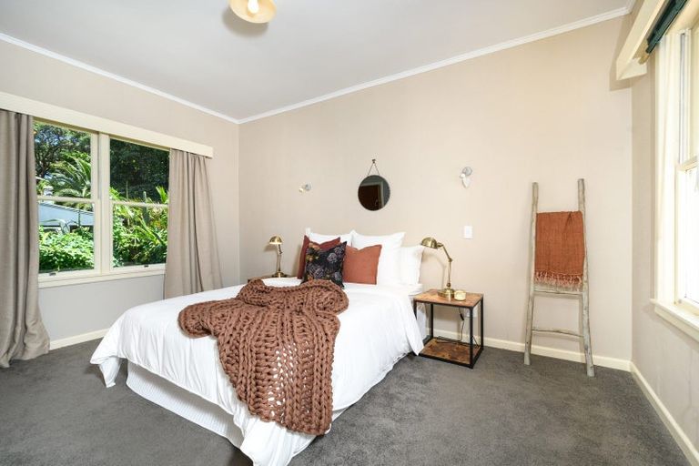 Photo of property in 379 Motutara Road, Muriwai, Waimauku, 0881