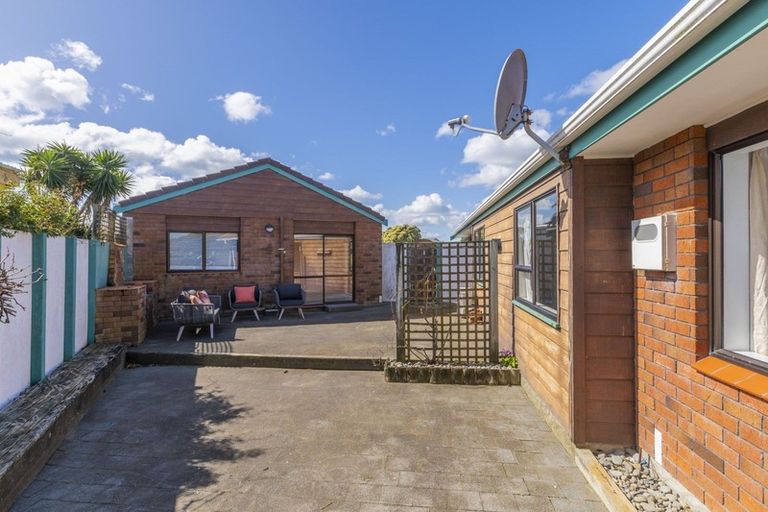 Photo of property in 45 Olive Terrace, Paraparaumu Beach, Paraparaumu, 5032
