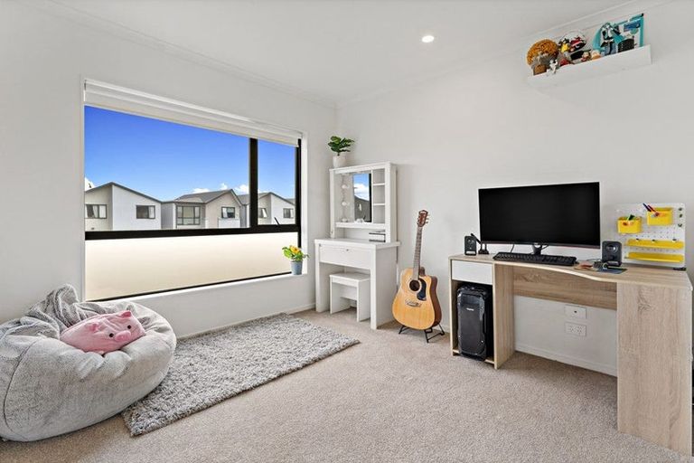 Photo of property in 17 Beardmore Lane, Papakura, 2110