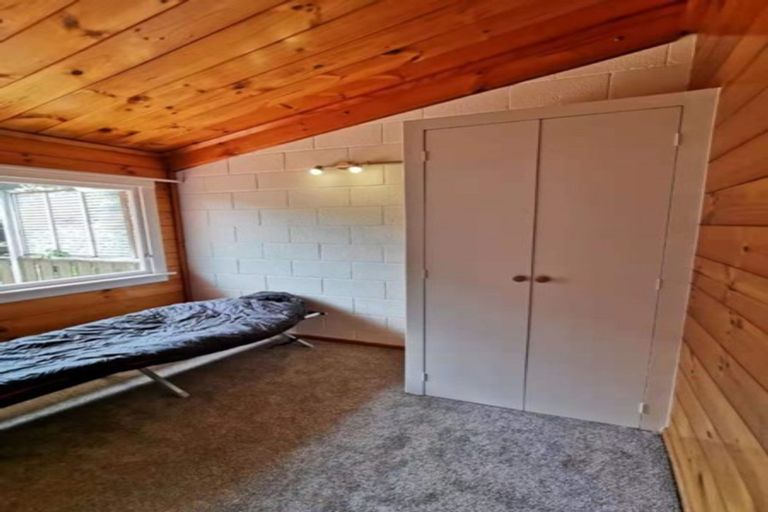 Photo of property in 2/15 Selwyn Crescent, Forrest Hill, Auckland, 0620