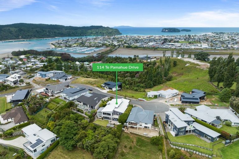 Photo of property in 114 Te Pamahue Drive, Whangamata, 3620