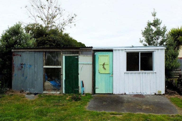 Photo of property in 13 Beach Street, Tangimoana, 4822