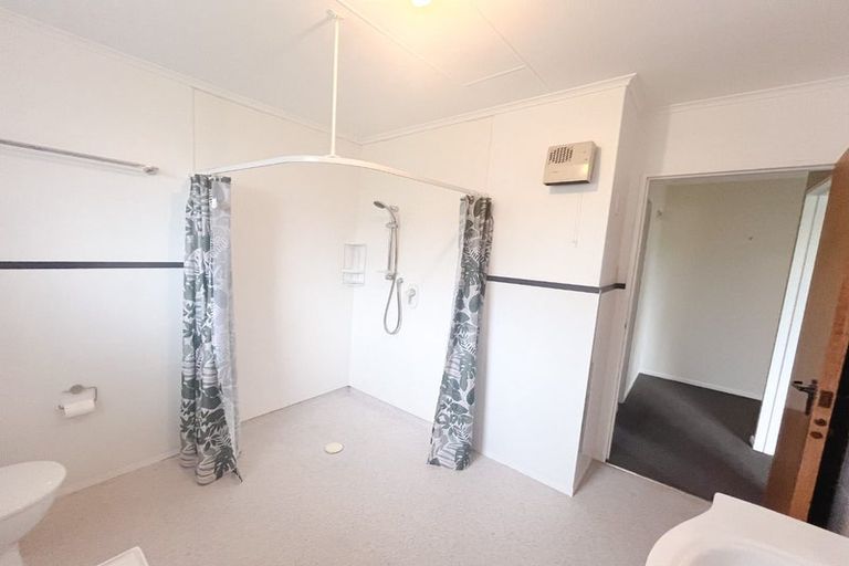 Photo of property in 1 Matai Street, Waikanae, 5036