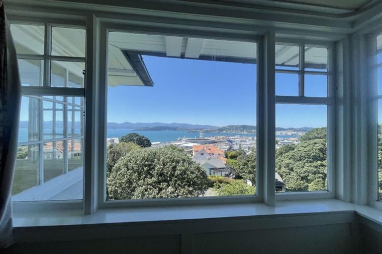 Photo of property in 9 Wadestown Road, Wadestown, Wellington, 6012