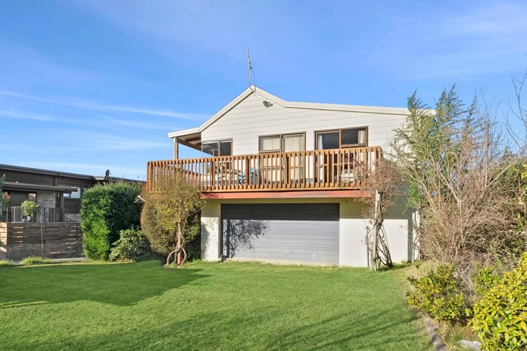 Photo of property in 19 Parry Crescent, Lake Hawea, Wanaka, 9382
