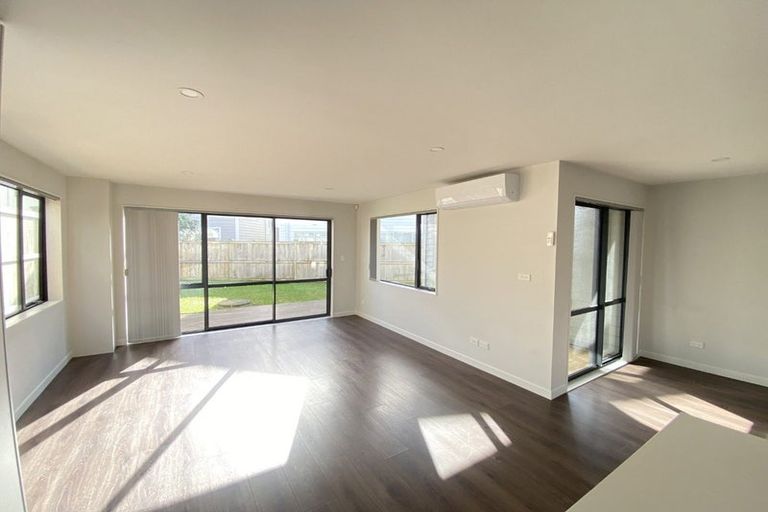 Photo of property in 148 Hobsonville Road, Hobsonville, Auckland, 0618