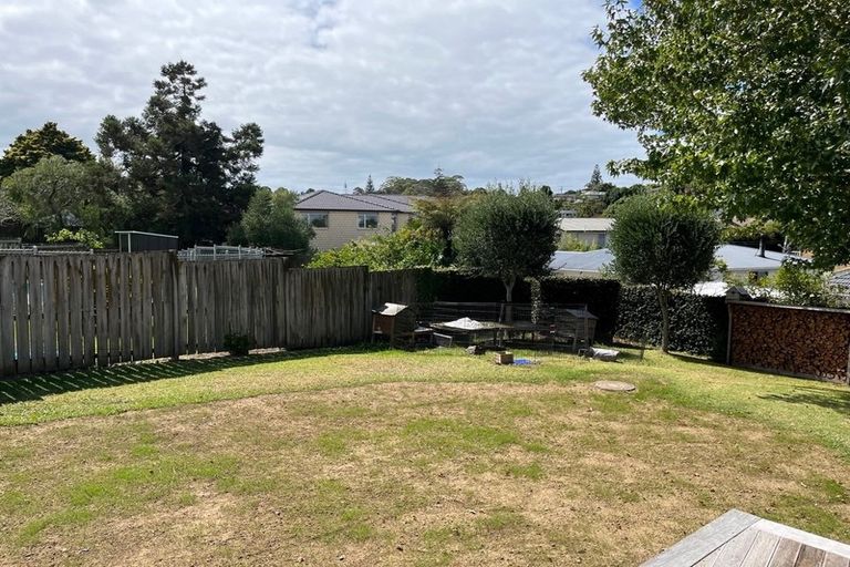 Photo of property in 7 Meadowvale Avenue, Forrest Hill, Auckland, 0620