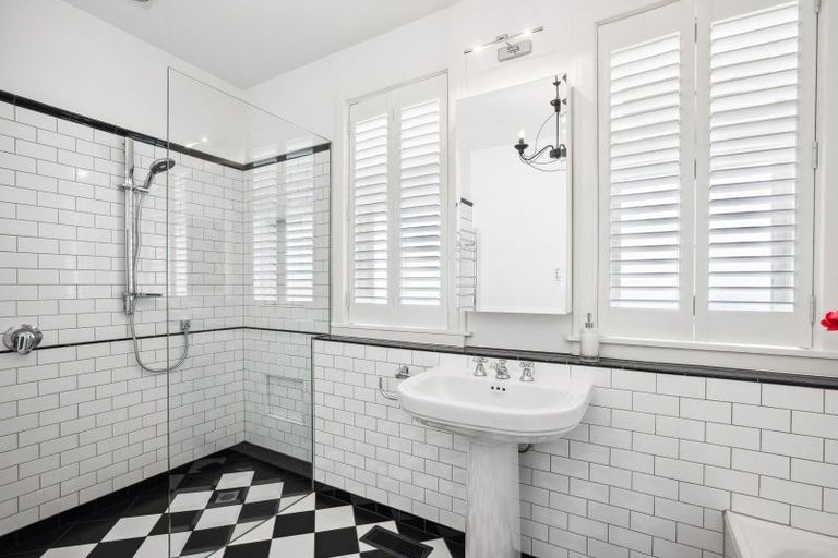 Photo of property in 11a Stowe Hill, Thorndon, Wellington, 6011