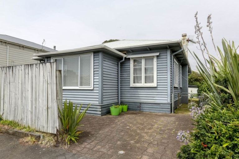 Photo of property in 259 Saint Aubyn Street, New Plymouth, 4310