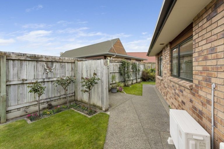Photo of property in Rangeview Villas, 38/9 Fuller Close, Levin, 5510