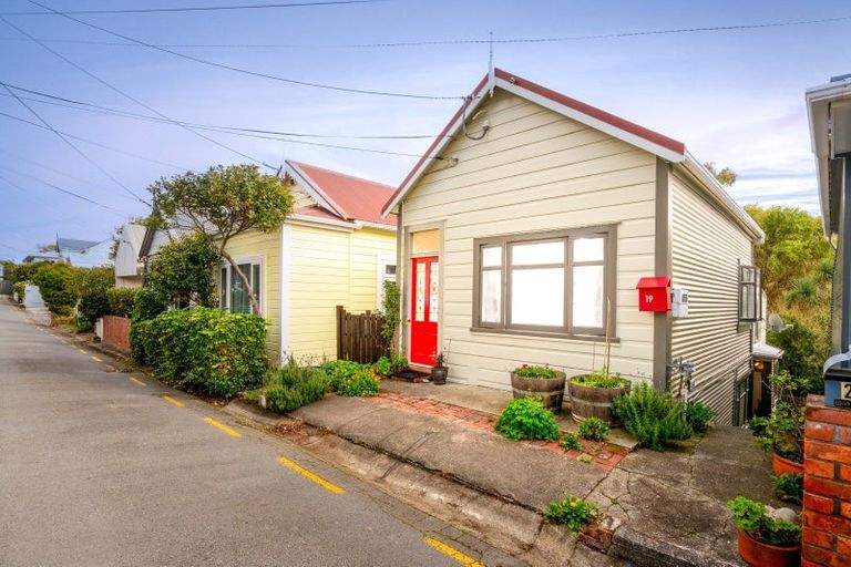 Photo of property in 19 Moir Street, Mount Victoria, Wellington, 6011