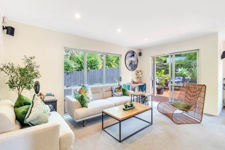Photo of property in 92 Glendene Avenue, Glendene, Auckland, 0602