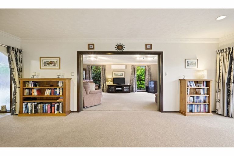 Photo of property in 14 Talltree Avenue, Avonhead, Christchurch, 8042