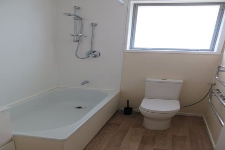 Photo of property in 77 Seabrook Avenue, New Lynn, Auckland, 0600