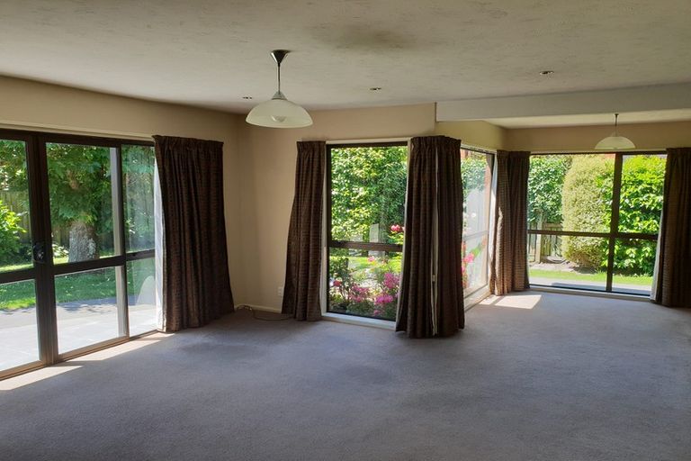 Photo of property in 21 Wadeley Road, Ilam, Christchurch, 8041