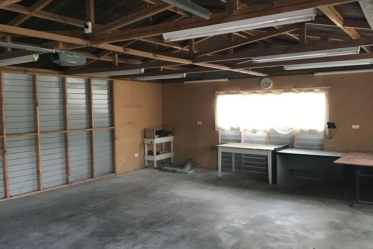 Photo of property in 99 Shamrock Street, Takaro, Palmerston North, 4412