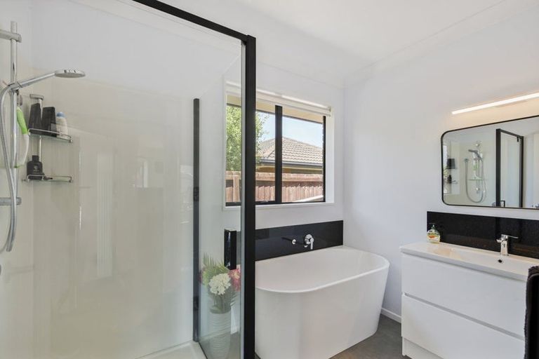 Photo of property in 18 Parkinson Place, Woodend, 7610