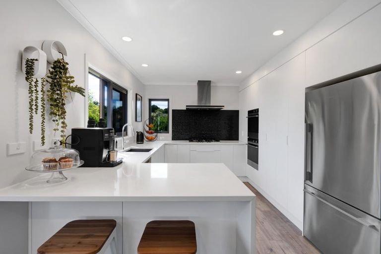 Photo of property in 17 Ashmore Drive, Frankleigh Park, New Plymouth, 4310